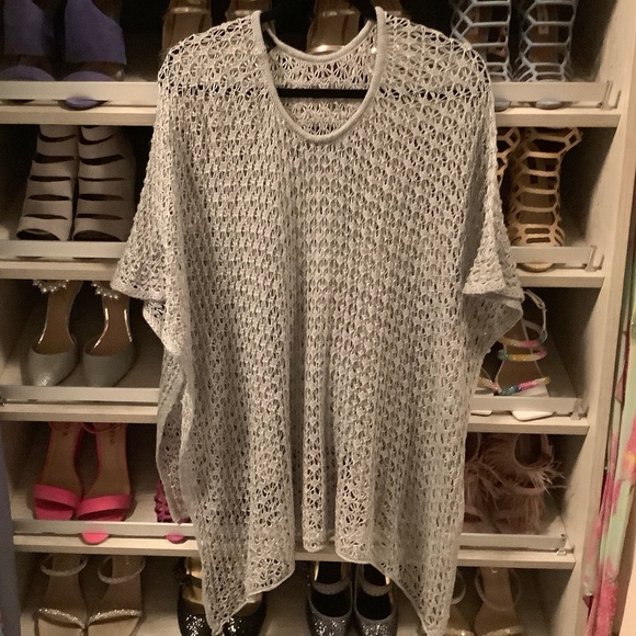 One size fits all Silver Grey Crochet Butterfly Sleeve Overlay Poncho Sweater - Picture 1 of 3